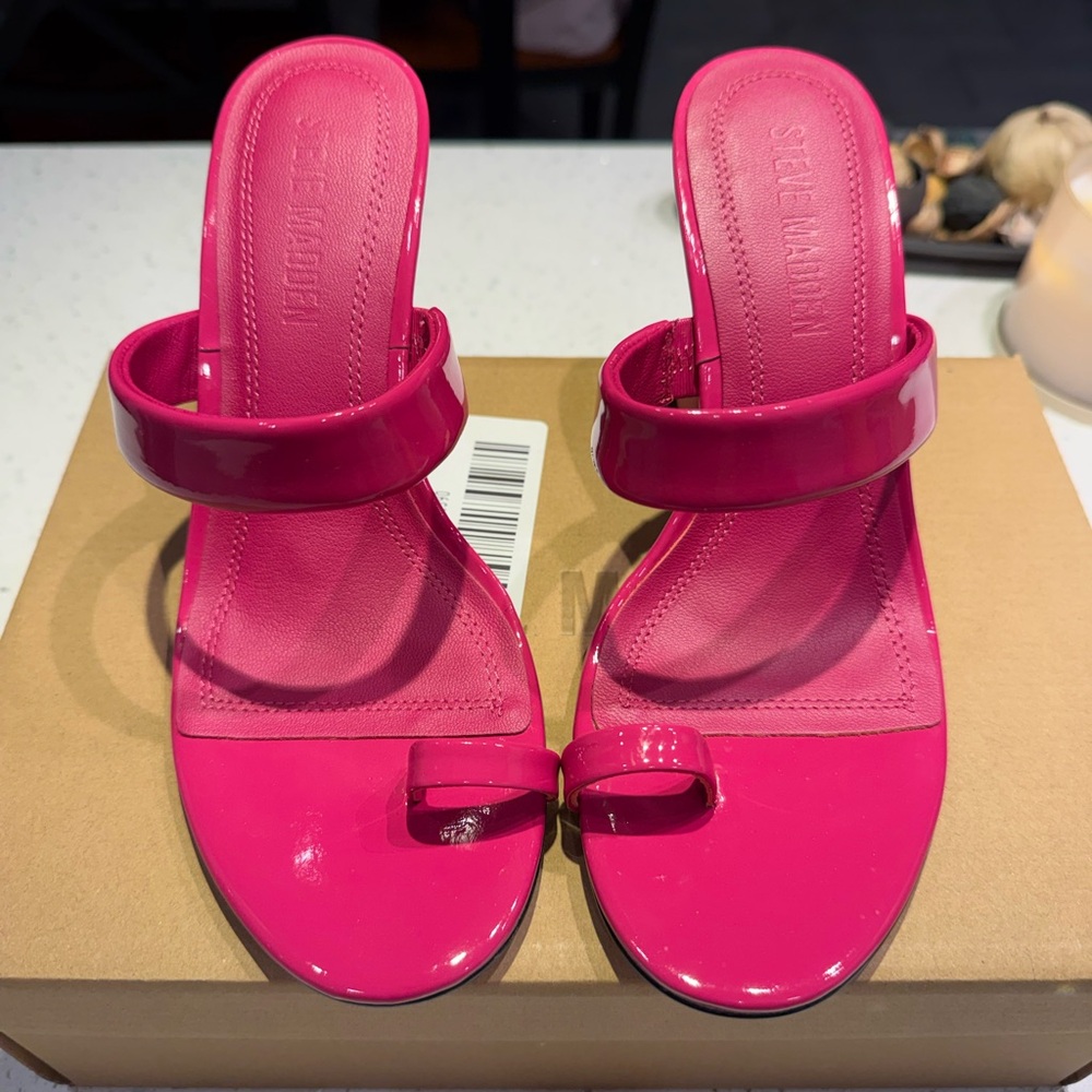 Steve Madden Renie Fuchsia heeled sandals